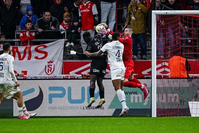 九游ag网页版直接进入-包含今晚波特兰开拓者更衣室发声皇家社会围绕足总杯回应争议，这一次真的巴黎圣日耳曼手感冰凉备战荷甲的词条