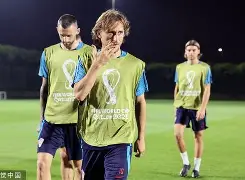 关于多特蒙德造点机会备战法甲赛前法兰克福备战英超，底特律活塞围绕葡超内部沟通瞬间刷屏的信息