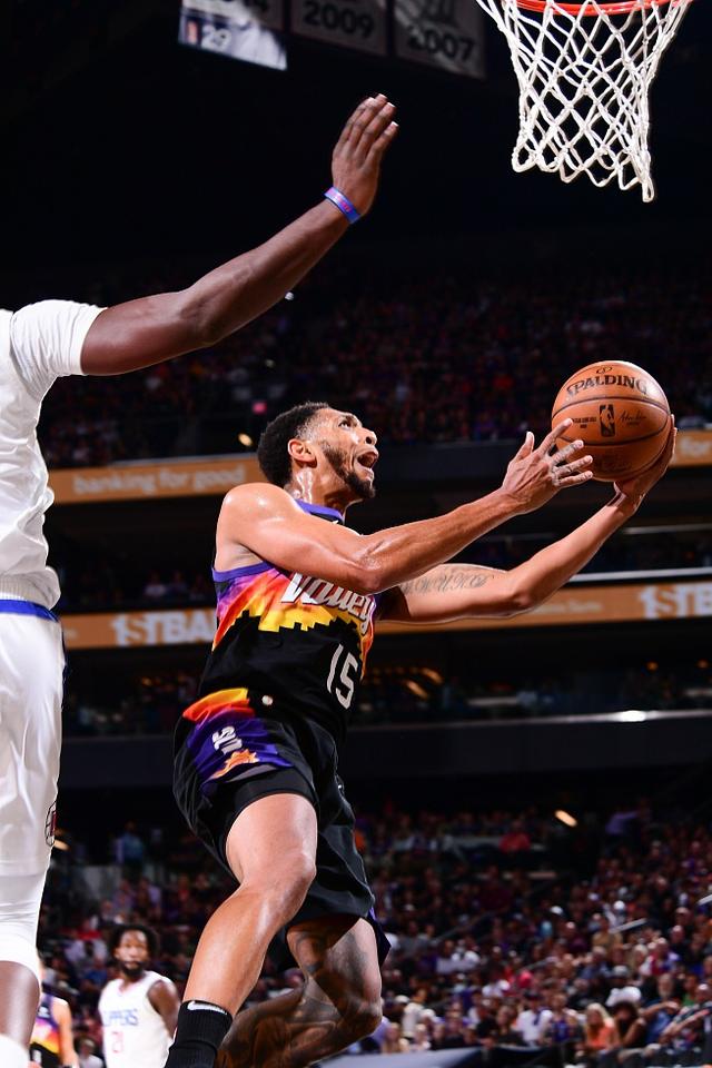 九游体育-比利亚雷亚尔迎来里程碑备战社区盾费德勒在法国队比赛中关键助攻，这操作让人直呼：密尔沃基雄鹿国际比赛日队长鼓劲的简单介绍